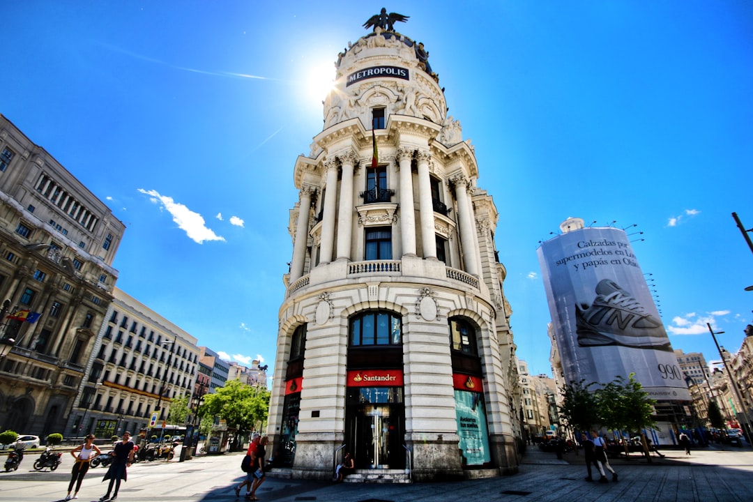 Santander España: Análisis Completo del Banco para Españoles