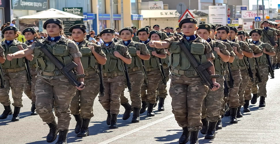 Sonhar Com Desfile Militar.jpg