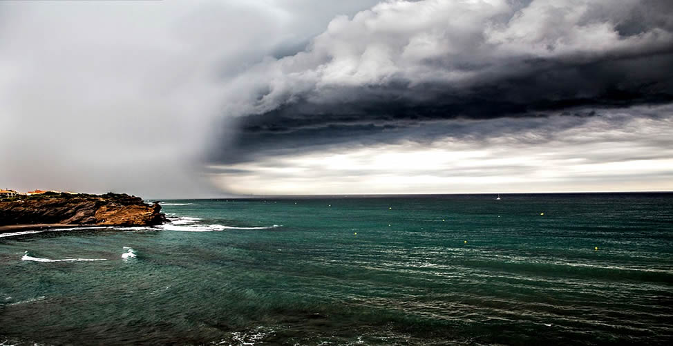 Sonhar com Ilha e tempestade