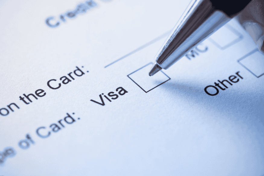 Formulario marcando la opción “Visa” para solicitud de tarjeta de crédito.